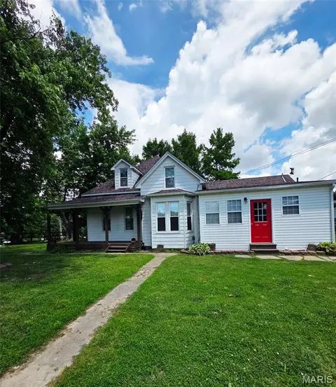 1924 High St, Chester, IL 62233
