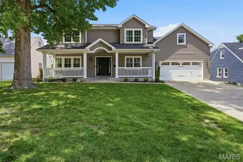 615 Meadowridge Ln, Kirkwood, MO 63122