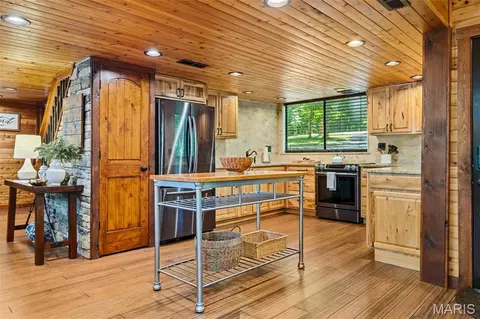 Kitchen - 632 Wunderbar Point Dr, Innsbrook, MO 63390 photo 1 of 2
