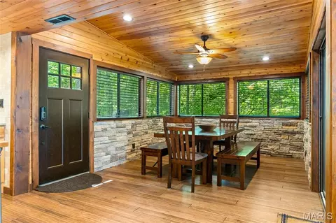 Dining - 632 Wunderbar Point Dr, Innsbrook, MO 63390 photo 2 of 2