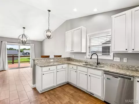 408 Split Rail Dr, Wright City, MO 63390 photo 8