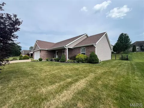 1847 Autumn Dr, Cape Girardeau, MO 63701