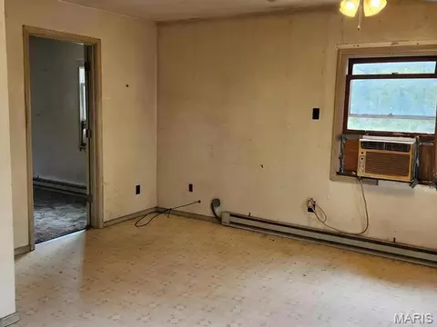 Living - 53 Wagon Wheel Rd, Conway, MO 65632 photo 1 of 2