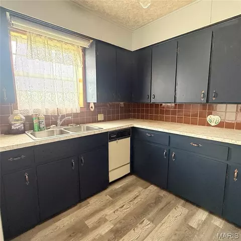 Kitchen - 701 Michael St, Kennett, MO 63857 photo 2 of 2