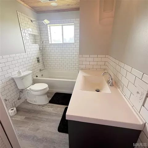 Bath - 701 Michael St, Kennett, MO 63857 photo 2 of 3