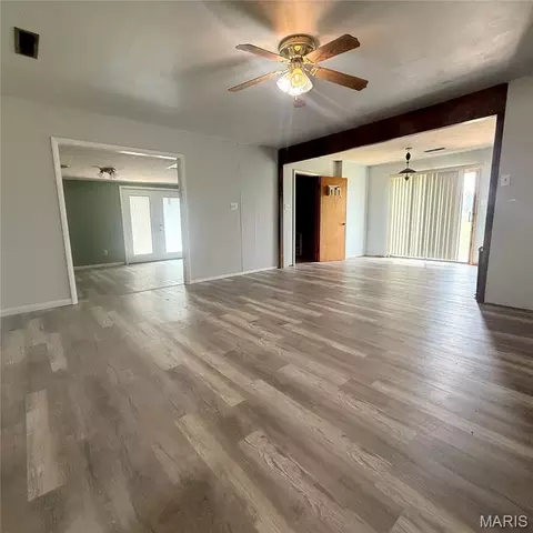 Living - 701 Michael St, Kennett, MO 63857 photo 1 of 4