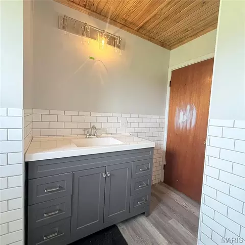 Bath - 701 Michael St, Kennett, MO 63857 photo 3 of 3