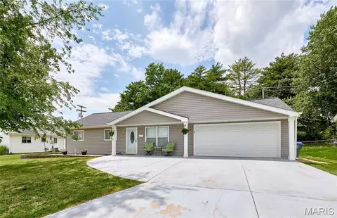 23 Saint Margaret Ln, O'fallon, MO 63366