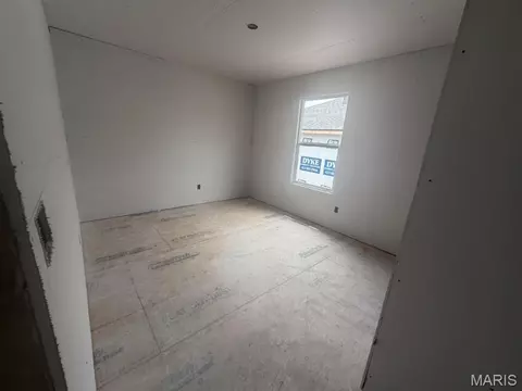Bedroom - 910 Shorthorn, Marshfield, MO 65706 photo 1 of 2