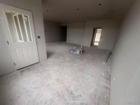 Entry Way - 910 Shorthorn, Marshfield, MO 65706 photo 2 of 3