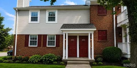 8804 Eager Rd, Saint Louis, MO 63144