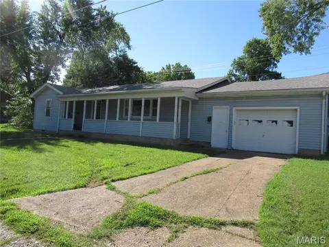 403 Marvin St, Cuba, MO 65453