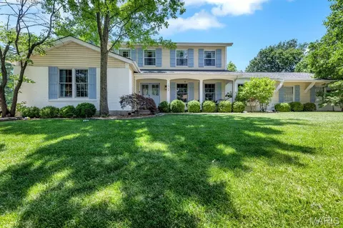 1949 Lanchester Ct, Chesterfield, MO 63017