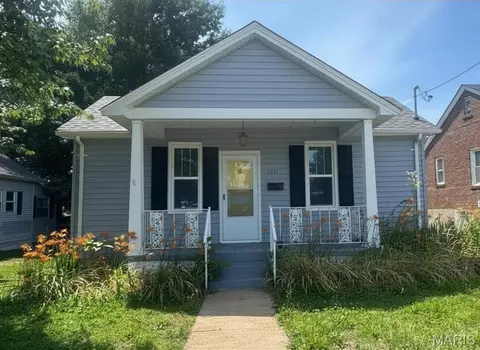 2551 Gerhard Ave, Maplewood, MO 63143