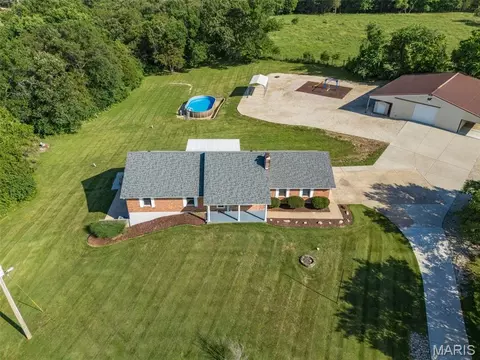 4319 Flucom Rd, De Soto, MO 63020