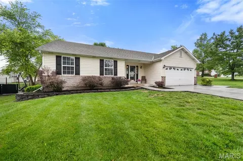7228 Picasso Dr, Dardenne Prairie, MO 63368