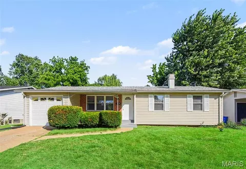 2125 Collier Dr, Florissant, MO 63031