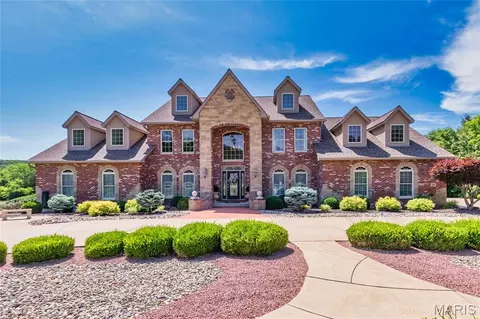 284 Clermont Dr, Festus, MO 63028