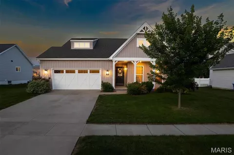 1701 Canopy Crest Cir, Swansea, IL 62226