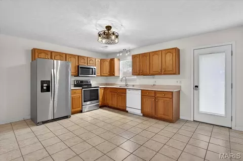 Kitchen - 301 Kaskaskia Dr, Red Bud, IL 62278 photo 1 of 2