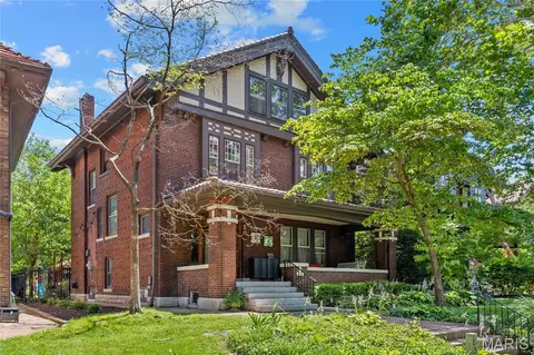 6364 Washington Ave, University City, MO 63130
