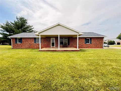 100 Quail Run, Bethalto, IL 62010