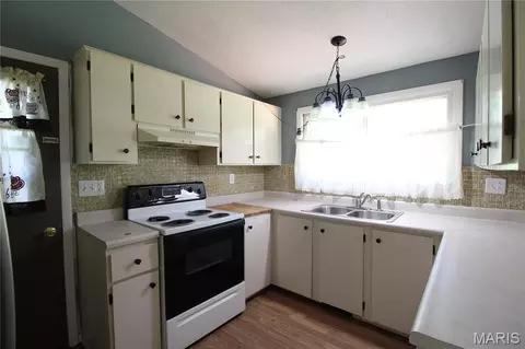 Kitchen - 117 Edgewood Rd, Jackson, MO 63755 photo 1 of 3