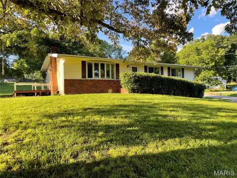117 Edgewood Rd, Jackson, MO 63755