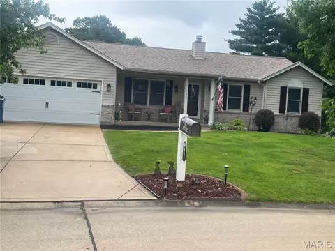 936 Lands End Cir, Saint Charles, MO 63304