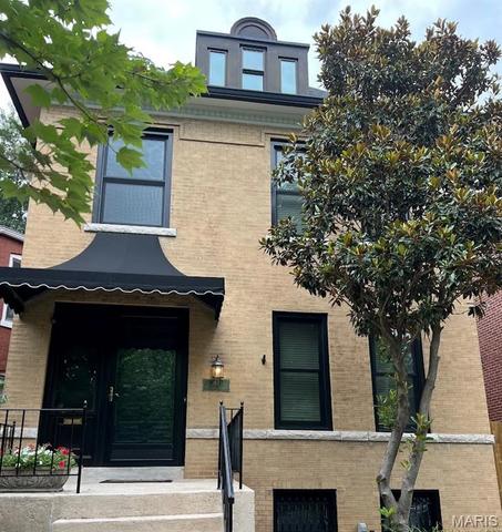 3671 Humphrey St, Saint Louis, MO 63116