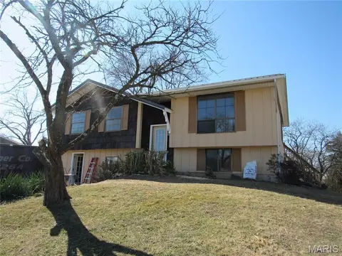 903 Woodland Hills Dr, Robertsville, MO 63072