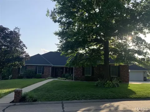 1133 Raymond Dr, Red Bud, IL 62278