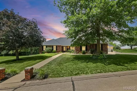 1133 Raymond Dr, Red Bud, IL 62278