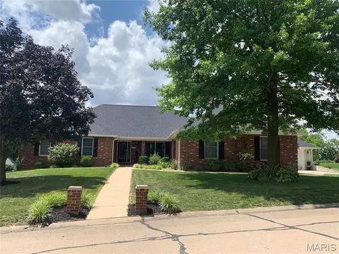 1133 Raymond Dr, Red Bud, IL 62278