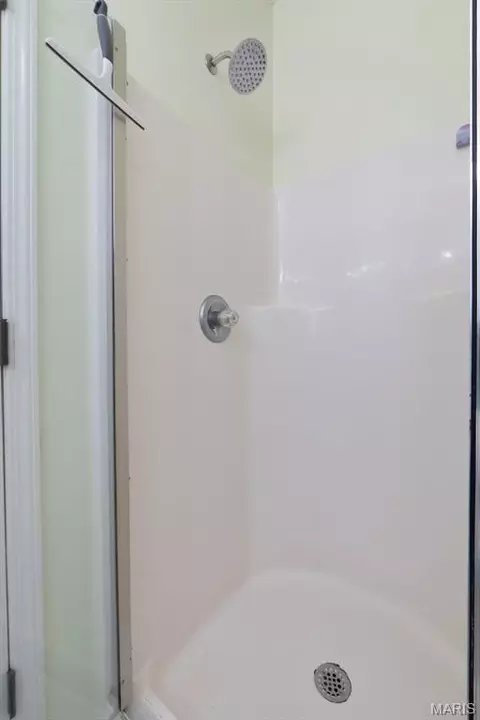Bath - 697 Mulberry St, Jackson, MO 63755 photo 5 of 5