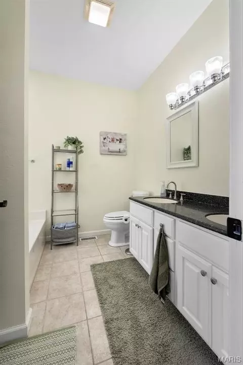 Bath - 697 Mulberry St, Jackson, MO 63755 photo 3 of 5
