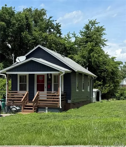 437 Thrift Ave, Saint Louis, MO 63137