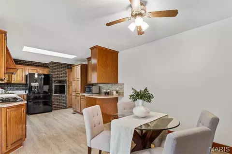 Dining - 11288 Briarstone Dr, Sappington, MO 63126 photo 4 of 4