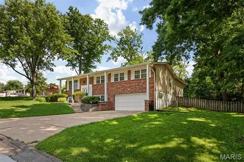 Exterior - 11288 Briarstone Dr, Sappington, MO 63126 photo 1 of 10