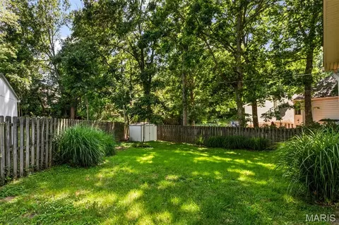 Exterior - 11288 Briarstone Dr, Sappington, MO 63126 photo 9 of 10