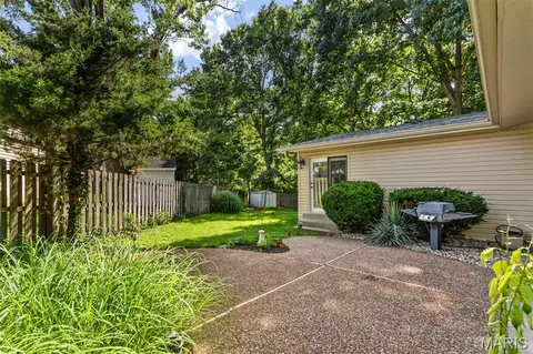 Exterior - 11288 Briarstone Dr, Sappington, MO 63126 photo 7 of 10