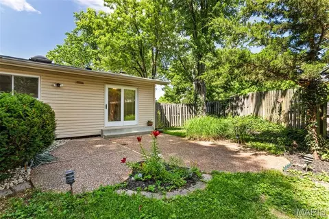 Exterior - 11288 Briarstone Dr, Sappington, MO 63126 photo 6 of 10