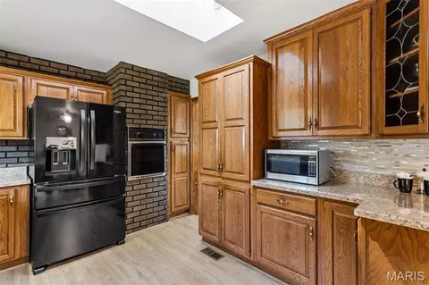 Kitchen - 11288 Briarstone Dr, Sappington, MO 63126 photo 5 of 5
