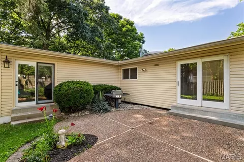 Exterior - 11288 Briarstone Dr, Sappington, MO 63126 photo 5 of 10