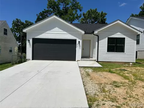 457 Rosedale Ter, Ballwin, MO 63021