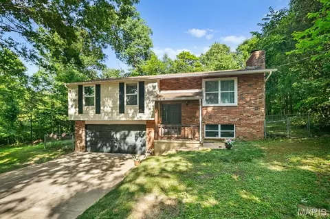 3310 Lynch Rd, Pacific, MO 63069