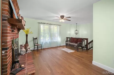 Living - 3310 Lynch Rd, Pacific, MO 63069 photo 2 of 2