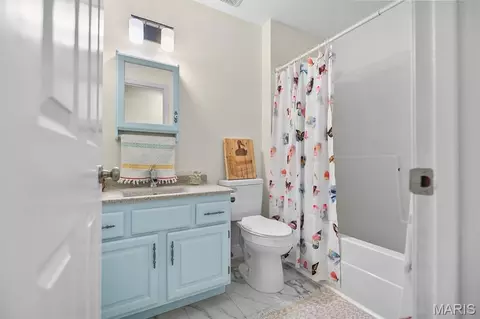 Bath - 3310 Lynch Rd, Pacific, MO 63069 photo 2 of 2