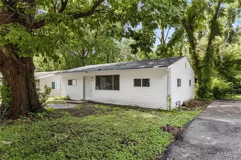 121 Cady Dr, Calverton Park, MO 63135