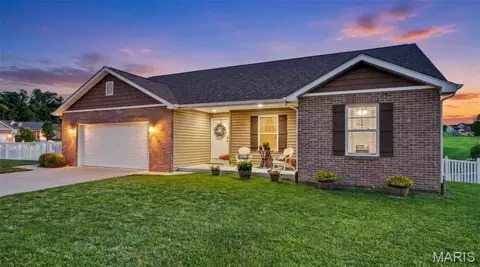 501 Micahs Way, Columbia, IL 62236
